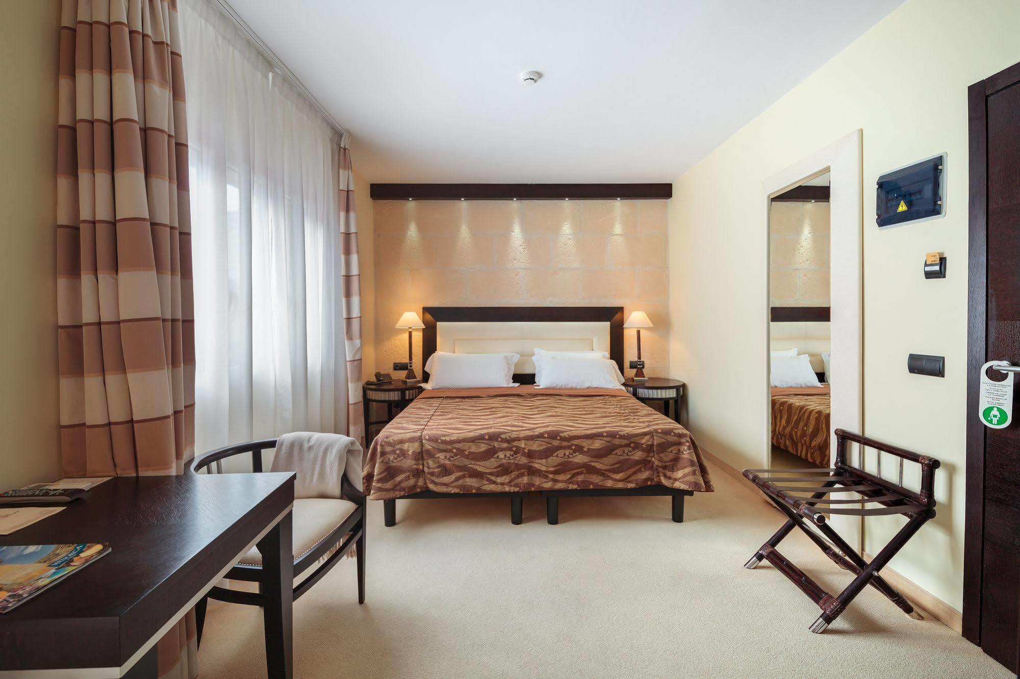 Hotel San Miguel Mahón Zewnętrze zdjęcie